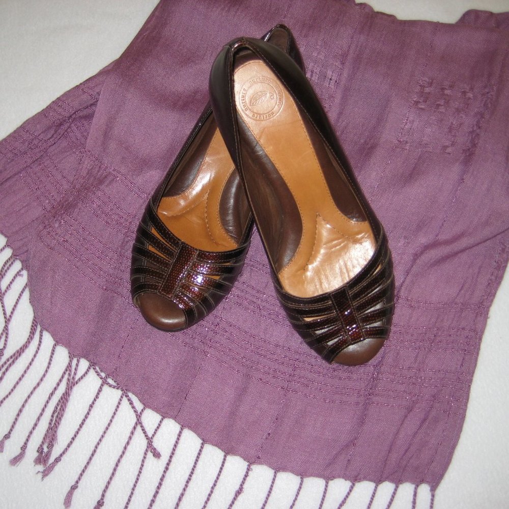 NURTURE "Falcon" Brown Leather 1.5" Low Wedge Cushioned Shoes Open Toe Sz. 5-1/2